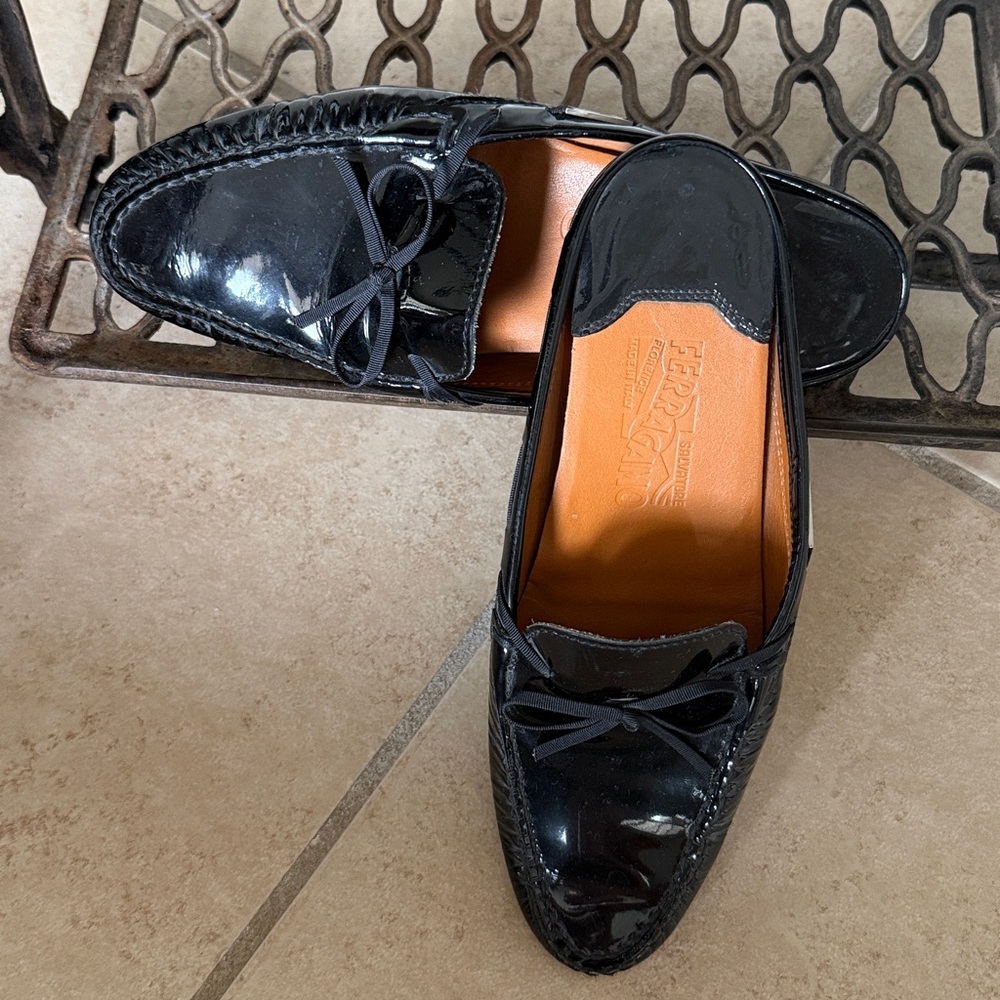 Ferragamo Salvatore Rare Loafers Black Patent Leather Size 6C 
Made in Italy